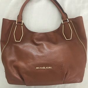 Michel kors shoulder bag